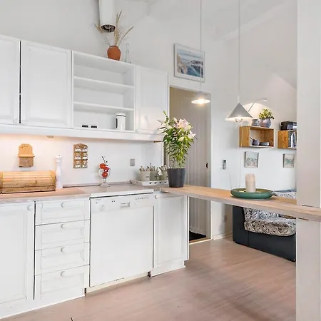 Hébergement de vacances Stunning In W/ 2 Bedrooms *